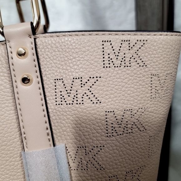 🍒 NWT Michael Kors 2 SET Convertible Shoulder Bag Tote Purse Wallet Signature - Picture 5 of 14